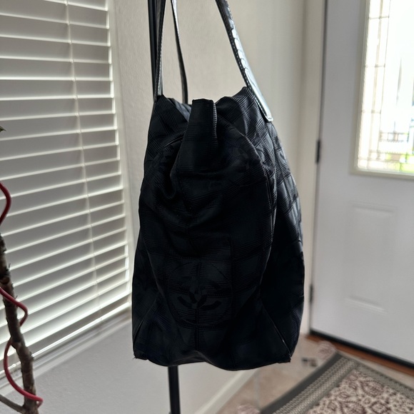 CHANEL Nylon Travel Tote Bag Handbag with authenticity card - Picture 6 of 16